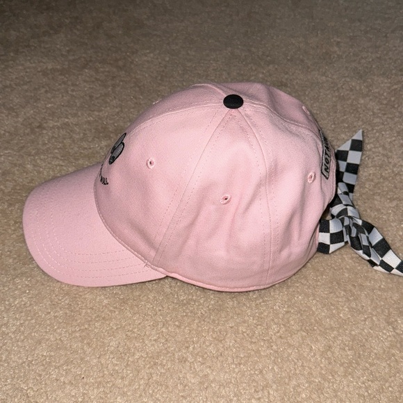 Vans x Lazy Oaf - Picture 2 of 11